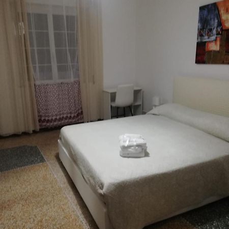 Appartement La Casa Di Anna à Tarente Extérieur photo